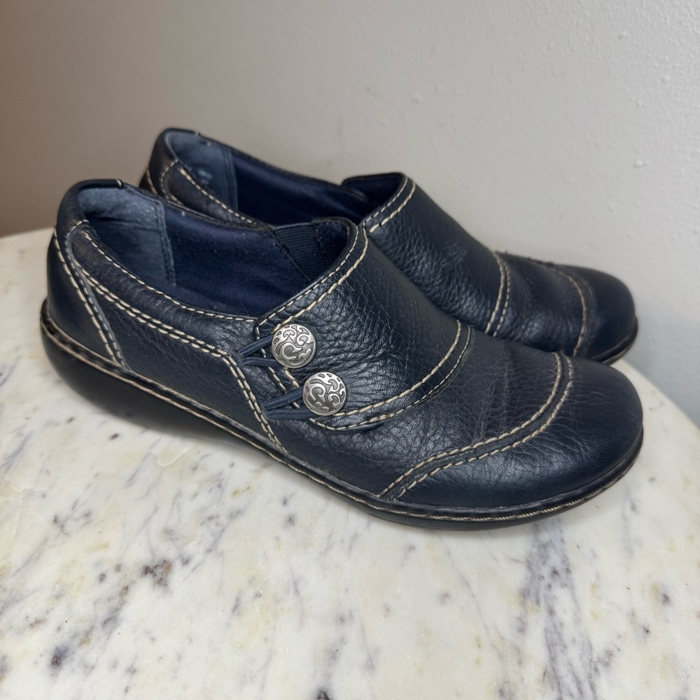 Clarks Bendable Shoes Size 6 M navy blue Leather comfort